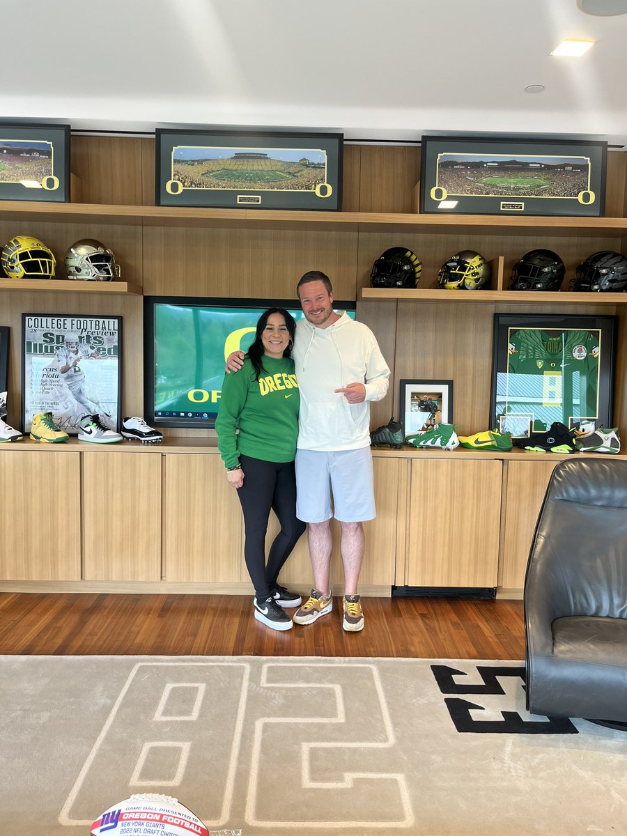 mzlezliejonez's tweet photo. Had such a great time at Oregon and enjoyed the spring game! Thank you so much we definitely will be back! #SCO https://t.co/ge879aresi