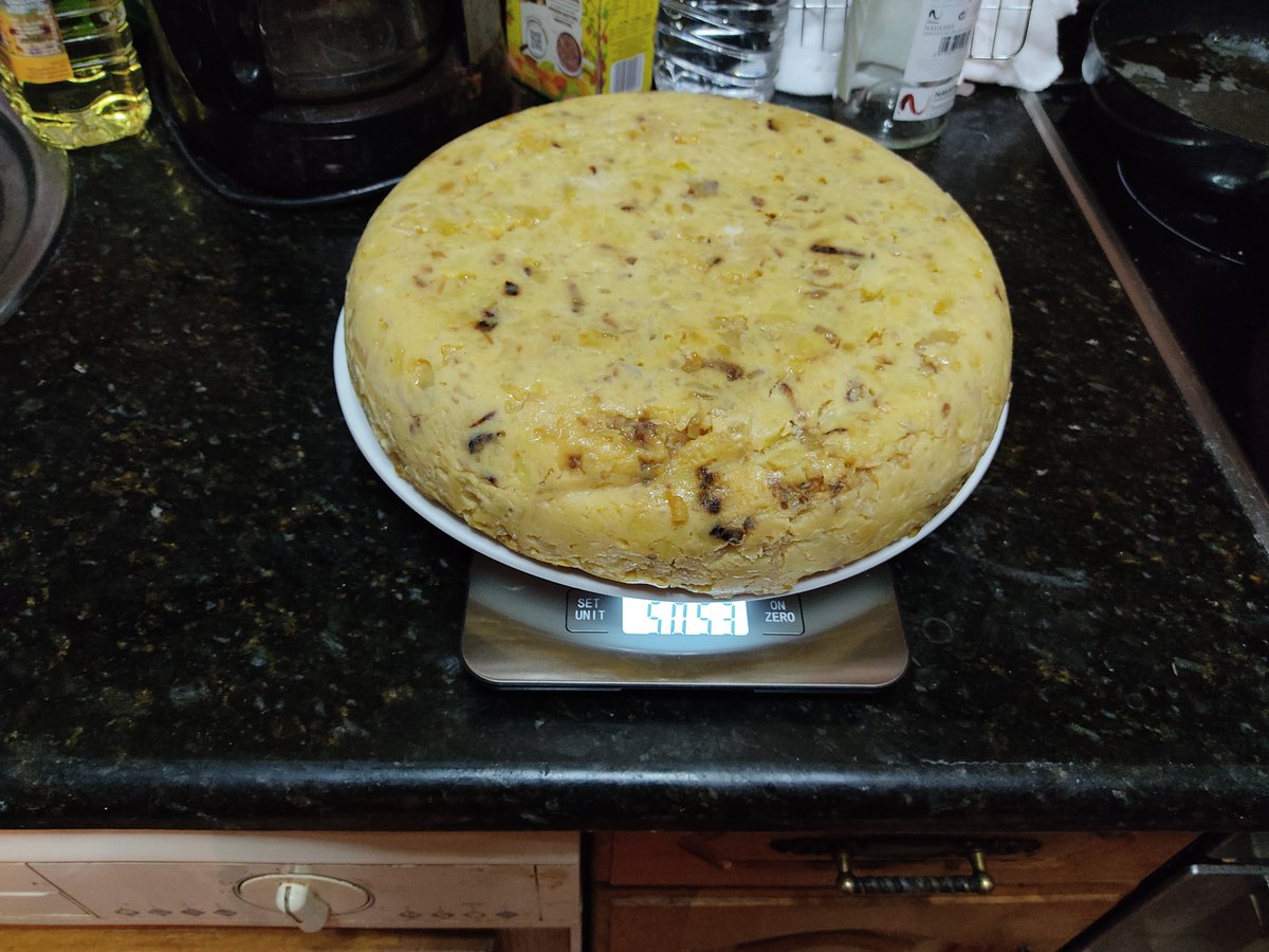 ffunness's tweet image. TENEMOS NUEVO RÉCORD: 5 KG DE TORTILLA

Muchas gracias a mis ayudantes ☺️