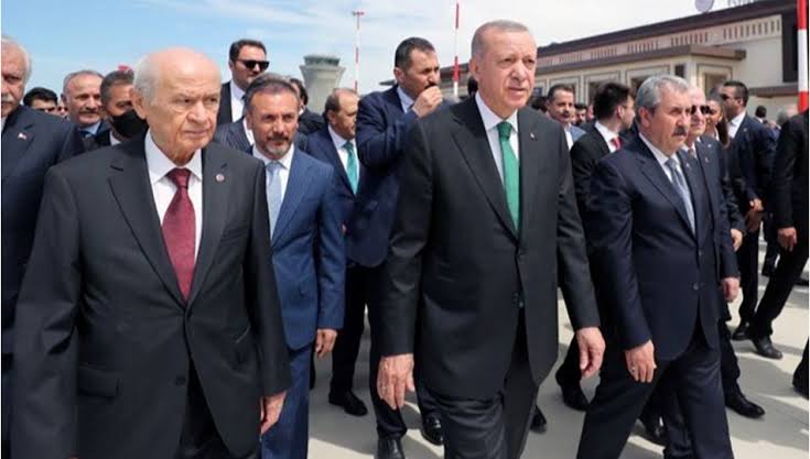 AhmetKu99783091's tweet photo. MUHALEFET KONUSUR 
İKTİDAR ÇÖZER
STAJ SSK BAŞLANGICI OLUR
BU SORUN BİTER
@RTErdogan @Akparti
@fuatoktay
@dbdevletbahceli
@Mustafa_Destici
@ErbakanFatih
@vedatbilgn 
#EvdeBaķımKHKbekliyor
#StajVeÇırakÇözümBekliyor https://t.co/0IlLhAtKLL