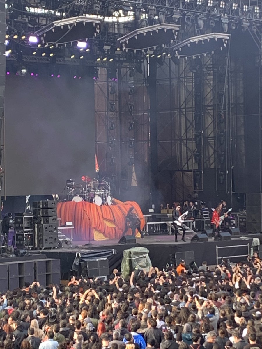 alfaxis's tweet image. Helloween en modo United Forces haciendo lo suyo por acá 
#MastersOfRock 

Que bueno que está esto!!