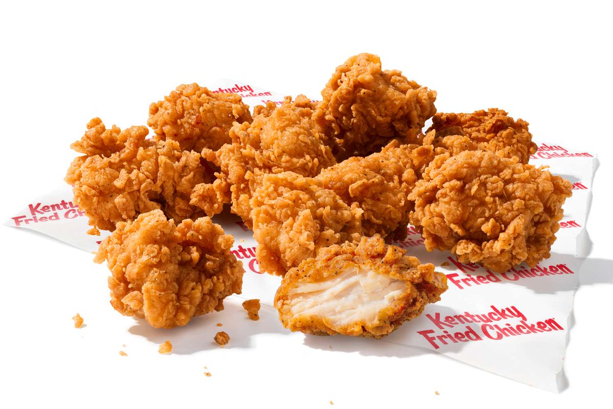 TDye32's tweet photo. @kfc What they promise vs what you get 😑 #catfished https://t.co/TntHaVqZMz