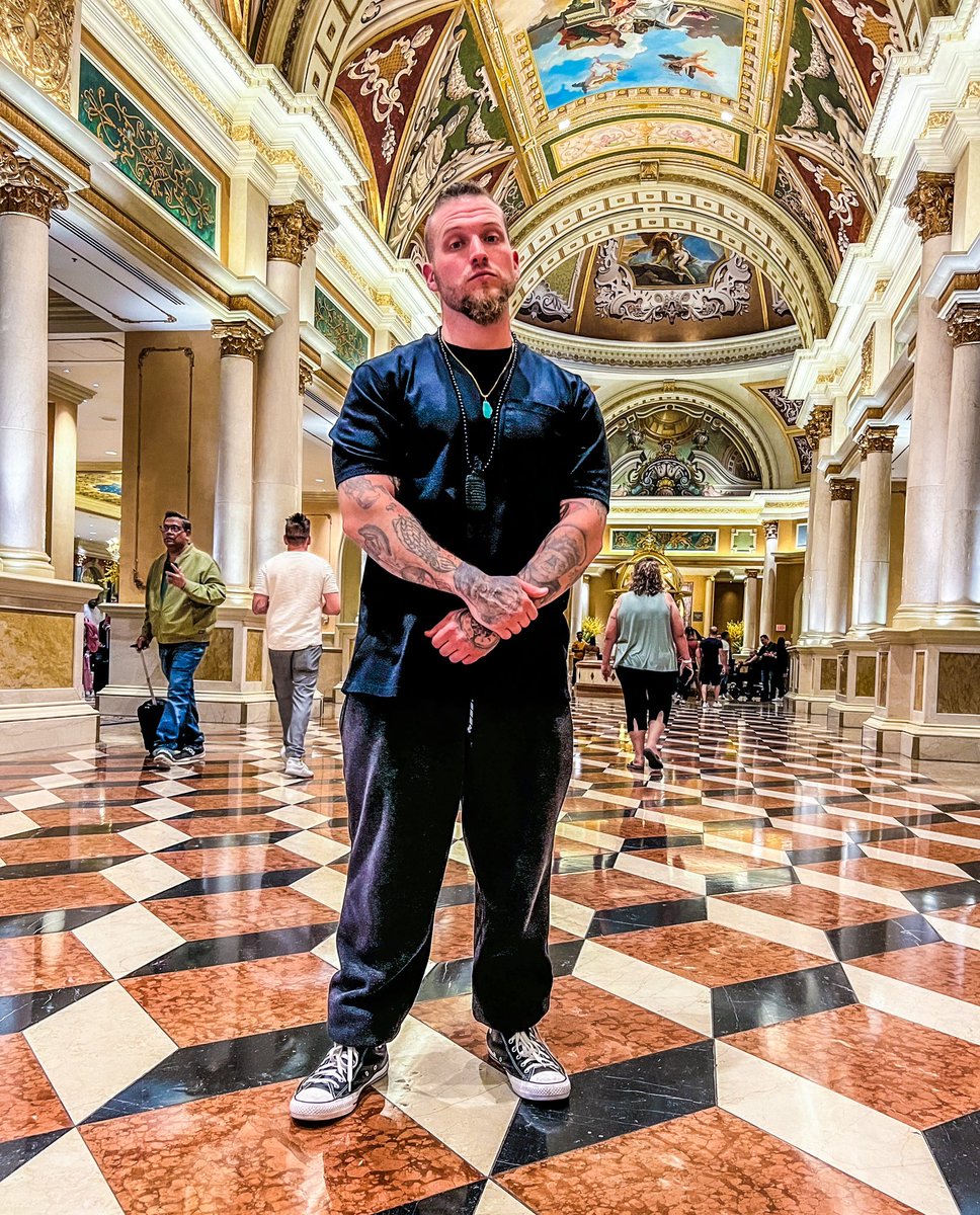ClockworC's tweet photo. Viva Las Vegas muduf$$kaaaaa 🕺🏽🎰 https://t.co/1Htnm1Y0gG