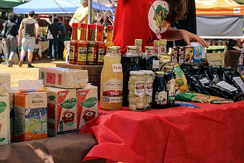 PintoEmmanoel's tweet photo. Para quem gosta de trabalhar!

MST produziu 15 mil toneladas de arroz sem agrotóxicos, na safra de 2021/2022, maior produtor da América Latina. Abaixo uma foto do Armazém do Campo, onde são vendidos arroz, feijão, farinhas, massas, óleos, vinagres, mel, açúcar, leite, iogurte... https://t.co/0luRR5JbJ9