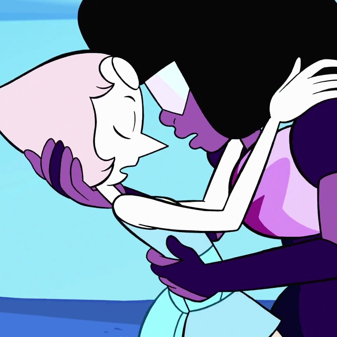 polypearIs's tweet photo. me and the bad bitch i fused with under false pretences by fixing the communication hub and blaming it on peridot because i'm desperate for intimacy and also im gay https://t.co/ogkRO6t4ya