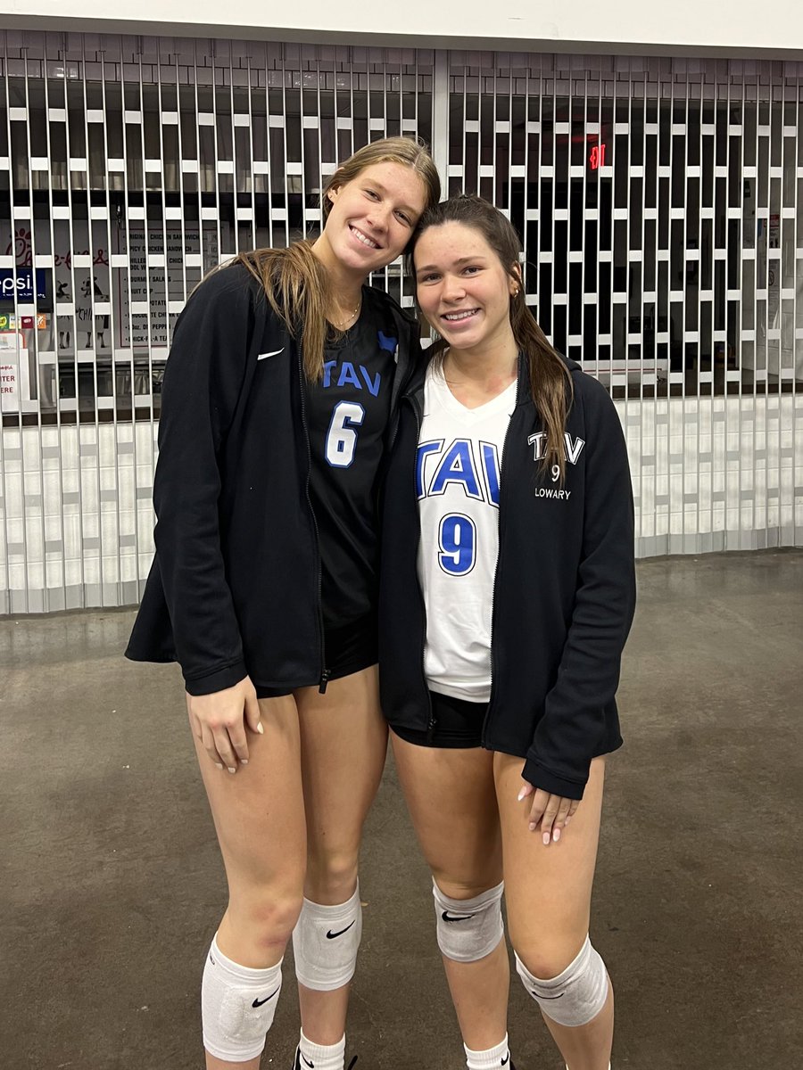 HHSVB's tweet photo. Congrats to our 5 Hawks who competed with their teams this weekend at the 18s Girls Junior National Championship in Columbus, OH. 
Kinley Nicholls, Hannah Redrow, Kaylin Ginsburg, Sophie Hoke &amp; Olivia Lowary…..way to play girls! 
#hpnd #gohawks https://t.co/qu2NMK2R8X