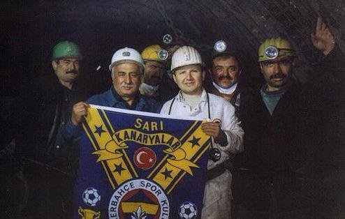 TekYolFener's tweet photo. 1 Mayıs İşçi ve Emekçiler Bayramı kutlu olsun! #1MAYIS https://t.co/L02M8vtV4V