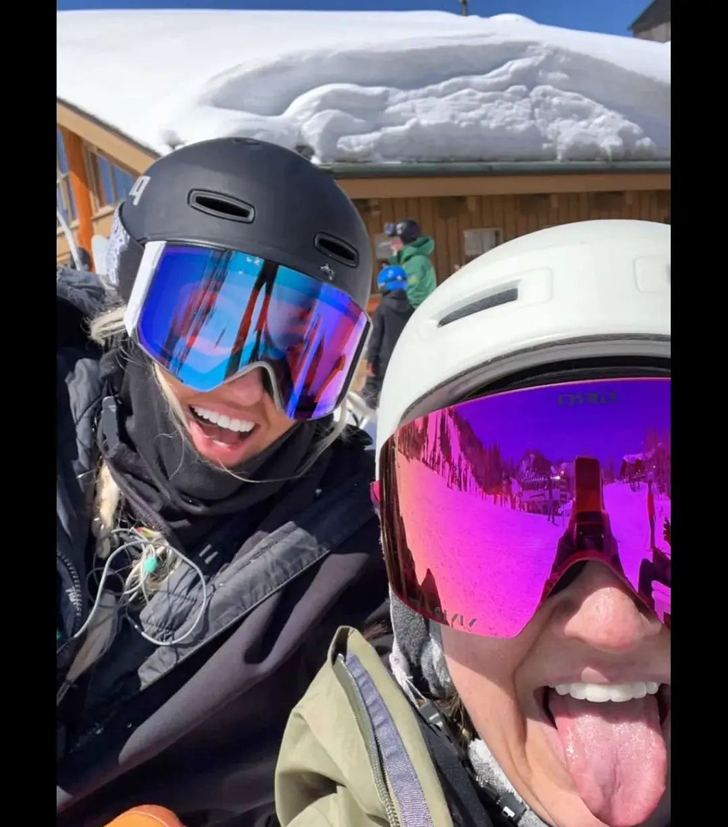 ChristySports's tweet image. Winter, we had a good run, but it's time to let go ❄️☀️ Here's to the last photo dump of the season, we can't wait to see how you all #stepoutside this spring and summer! Ps don't forget to tag us in the fun!
📸 via ig

 #byewinter #photodump #bringonsummer