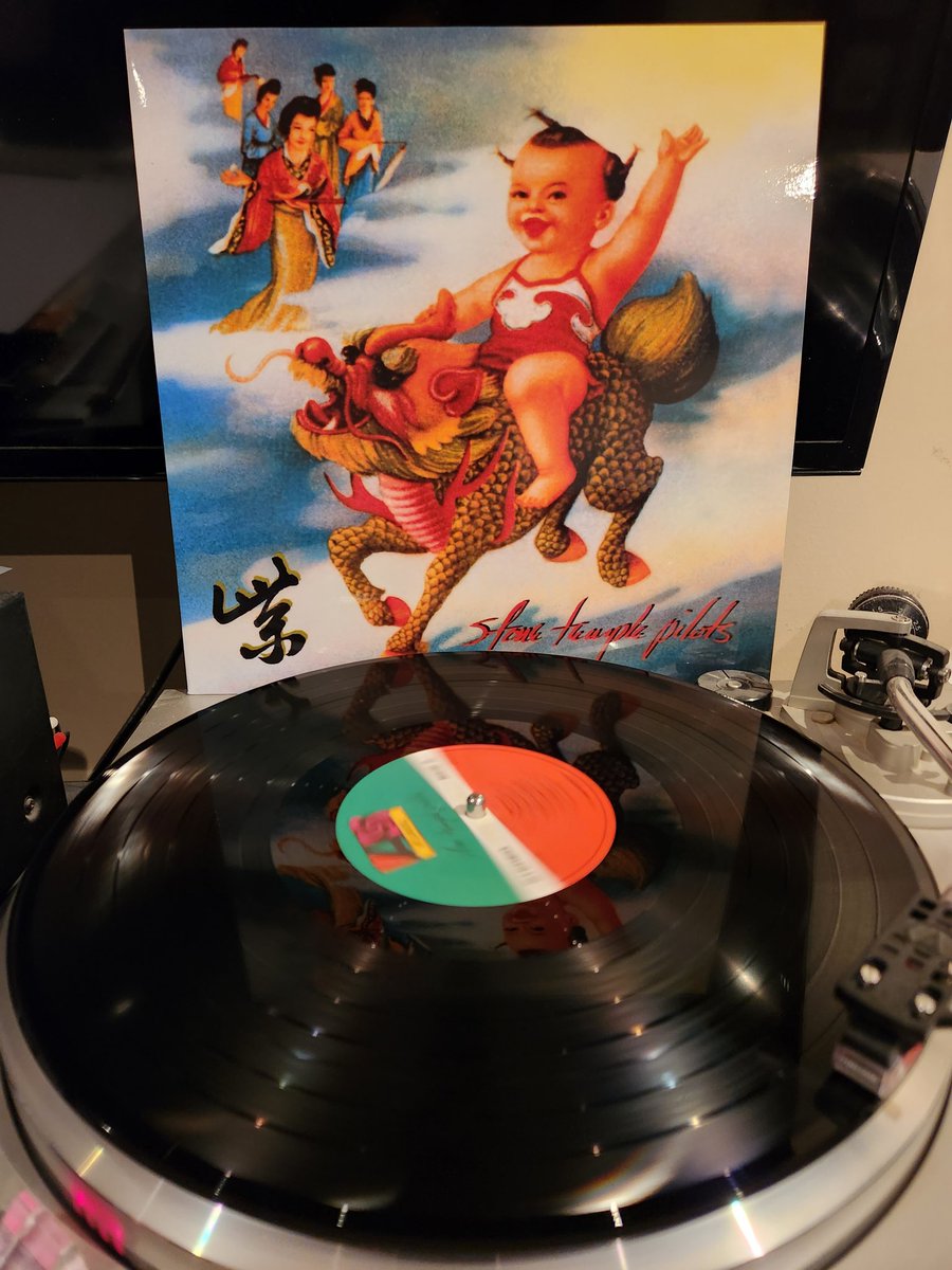 SpinVinyl1's tweet photo. Purple is Stone Temple Pilots most celebrated album and rightly so. Front to back every song is great and captures the feel of the mid 90's. Scott Weiland is missed..
#StoneTemplePilots #Purple #Meatplow #Vaseline #BigEmpty #InterstateLoveSong #PrettyPenny #Unglued #vinylrecords https://t.co/GtxJtc0p8q