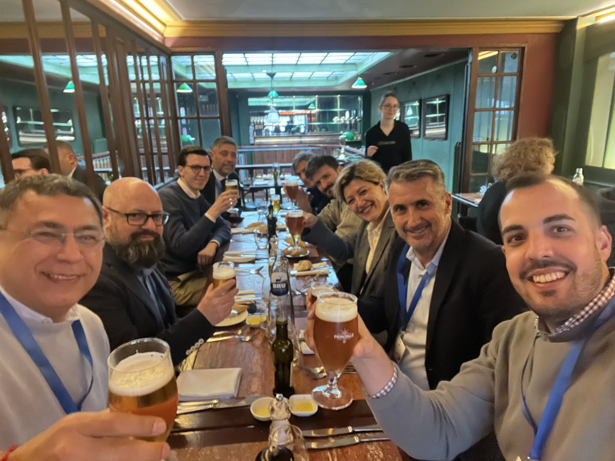 MIGarcia__'s tweet photo. Cerramos un fin de semana intenso de trabajo en Bruselas con la @EU_Commission con mucho aprendizaje, reflexión, risas y gente insuperable @balhisay @jblasgarcia @RenginArslan @Sustainable2019 Gracias #GOPA_com #LearningMobilityCitizensPanel
Porque al final … https://t.co/Kk77hZJJ0M