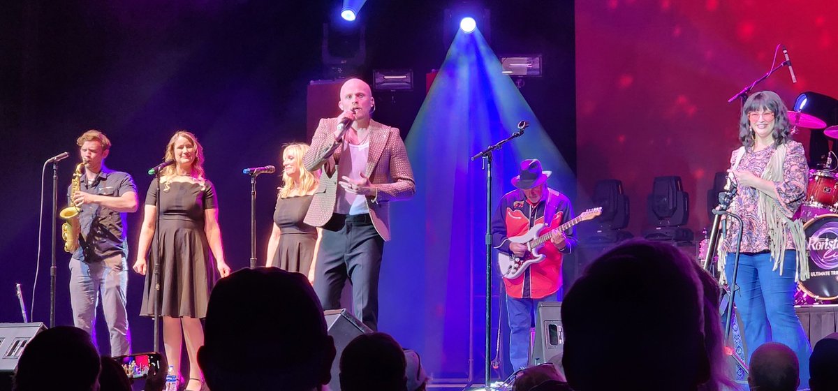 JillSends's tweet photo. Last night was awesome! Ronstadt Live with EJ...perfect! Loved every minute!
Thank you! ❤️ 
@TrailerparkR @EjMichels https://t.co/DJM2kbbZpK