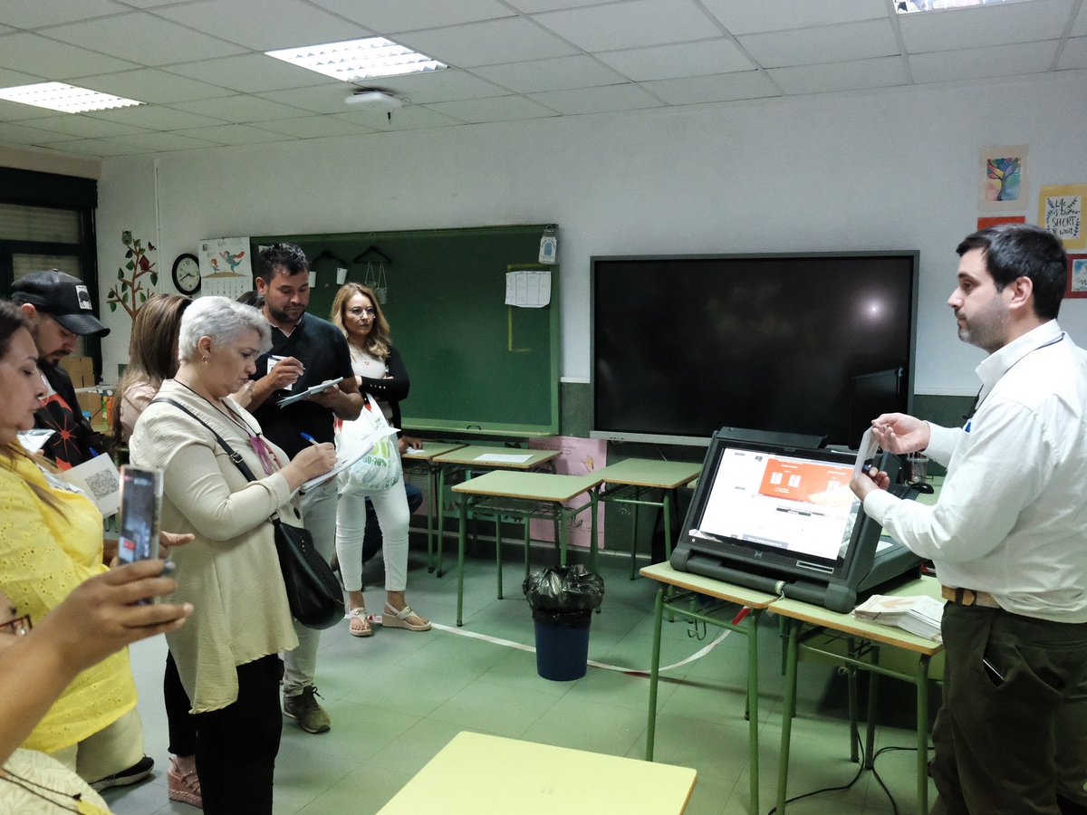 Jessiquilla's tweet photo. El resultado del escrutinio de las  #EleccionesPy2023, dan como ganador (preliminar) en Madrid al candidato de la Cruzada Nacional: Paraguayo Cubas. 

Queda pendiente el conteo de votos en las siguientes ciudades:
📍Bilbao 
📍Valencia 
📍Barcelona 
📍Málaga
📍Alicante https://t.co/RSRVuc5D70