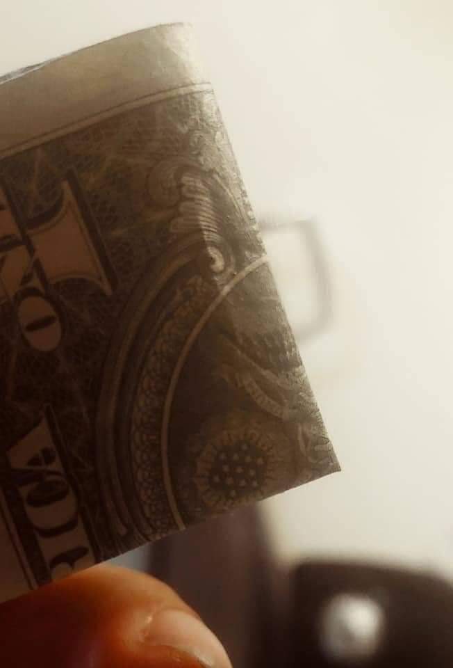 Geo1764314747's tweet photo. Tome su billete de 1 dólar y vea con sus propios ojos.

¿ Qué logras ver ? 

@ALIENEGRO 
@SIUKRA12 https://t.co/durng3XDLu