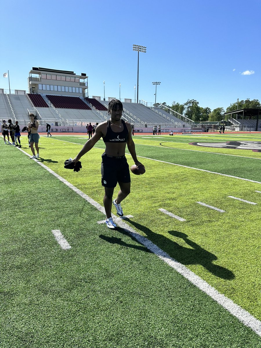 Jeff_XOS's tweet photo. Great day going here at the @monstercamps in Benton AR.  158 @catapultsports GPS’s in full effect.
#TestintheVest
#TheCatapultAdvantage https://t.co/j8jbk7tQdm