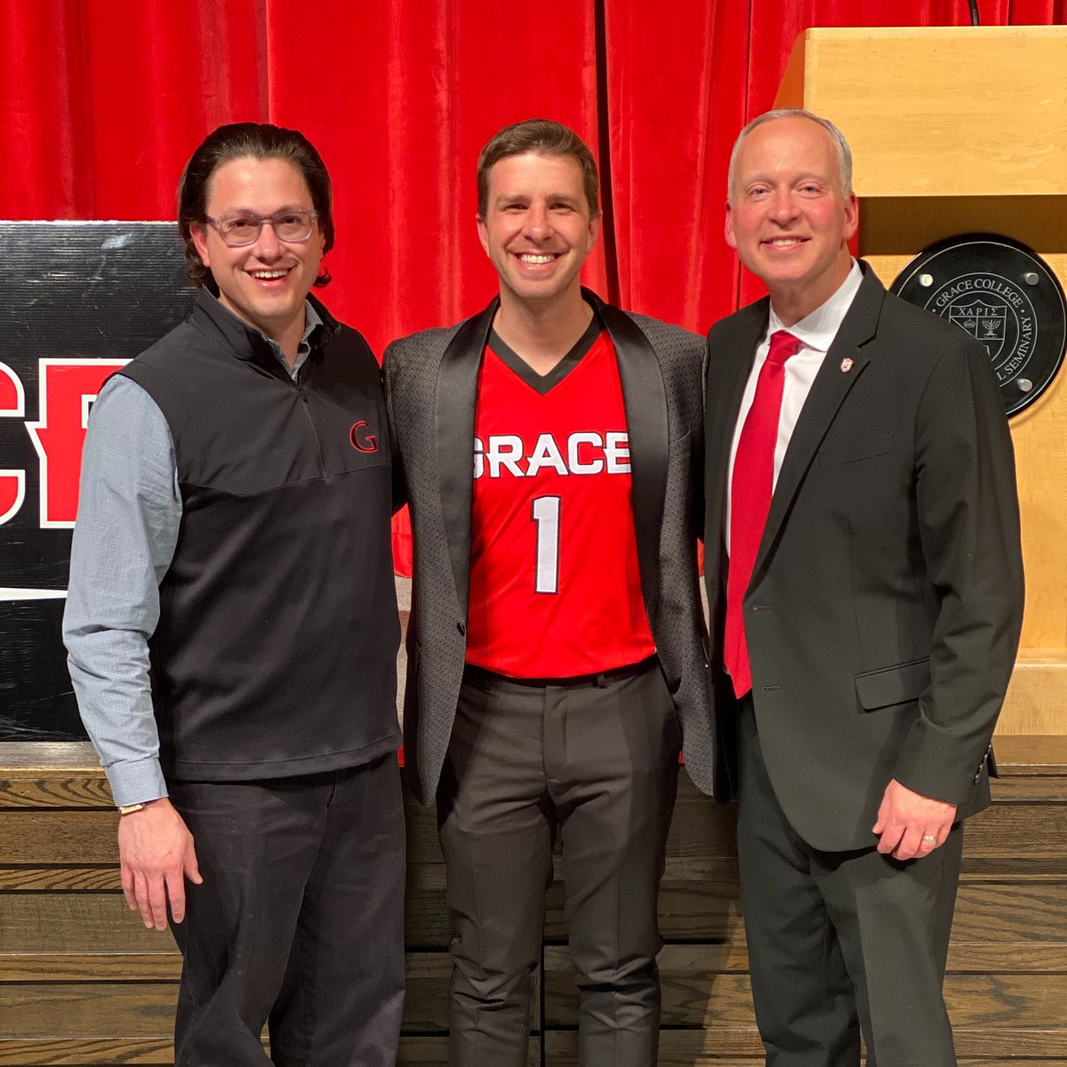 GraceLancers's tweet photo. Great afternoon at the 2023 #GALAGrace, celebrating the 2022-23 year for Grace Athletics!

#LancerUp #MakeHimKnown

📸 - https://t.co/RS0FCJCSuO https://t.co/IKDKNlGcw4