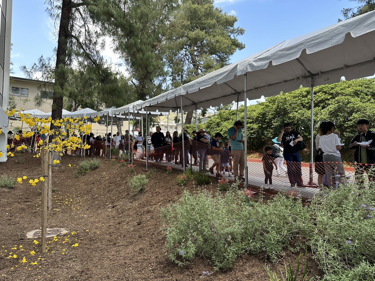 susanbellair's tweet photo. Working #ExploreJPL in the Earth Science Center. https://t.co/7476aClplA