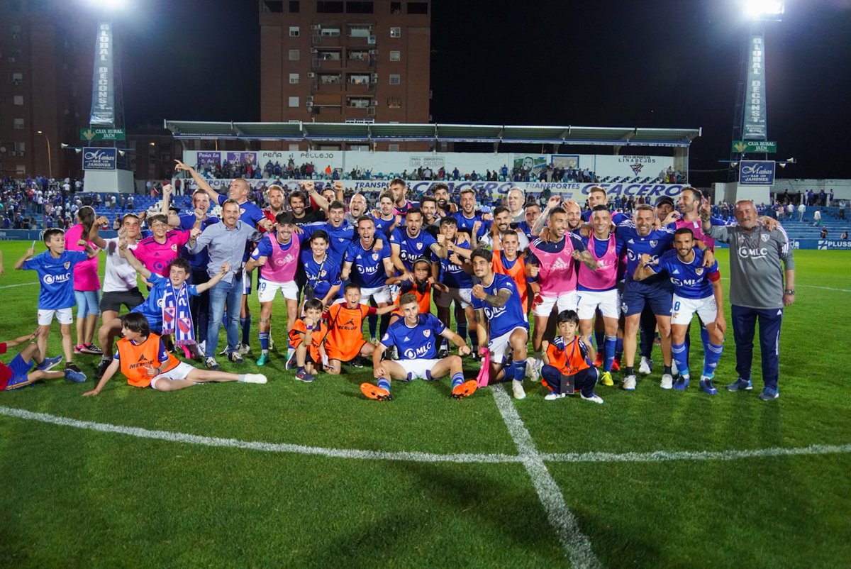 Linares_Dptvo's tweet image. 🍍

4️⃣ partidos para 𝐋𝐔𝐂𝐇𝐀𝐑 juntos.⚔️🔵

4️⃣ partidos para 𝐈𝐋𝐔𝐒𝐈𝐎𝐍𝐀𝐑𝐒𝐄 con todo.💪🏻🟦

👊🏻 𝐴𝑉𝐴𝑁𝑇𝐼 𝐿𝐼𝑁𝐴𝑅𝐸𝑆 👊🏻

#ElLinaresEresTÚ 💙