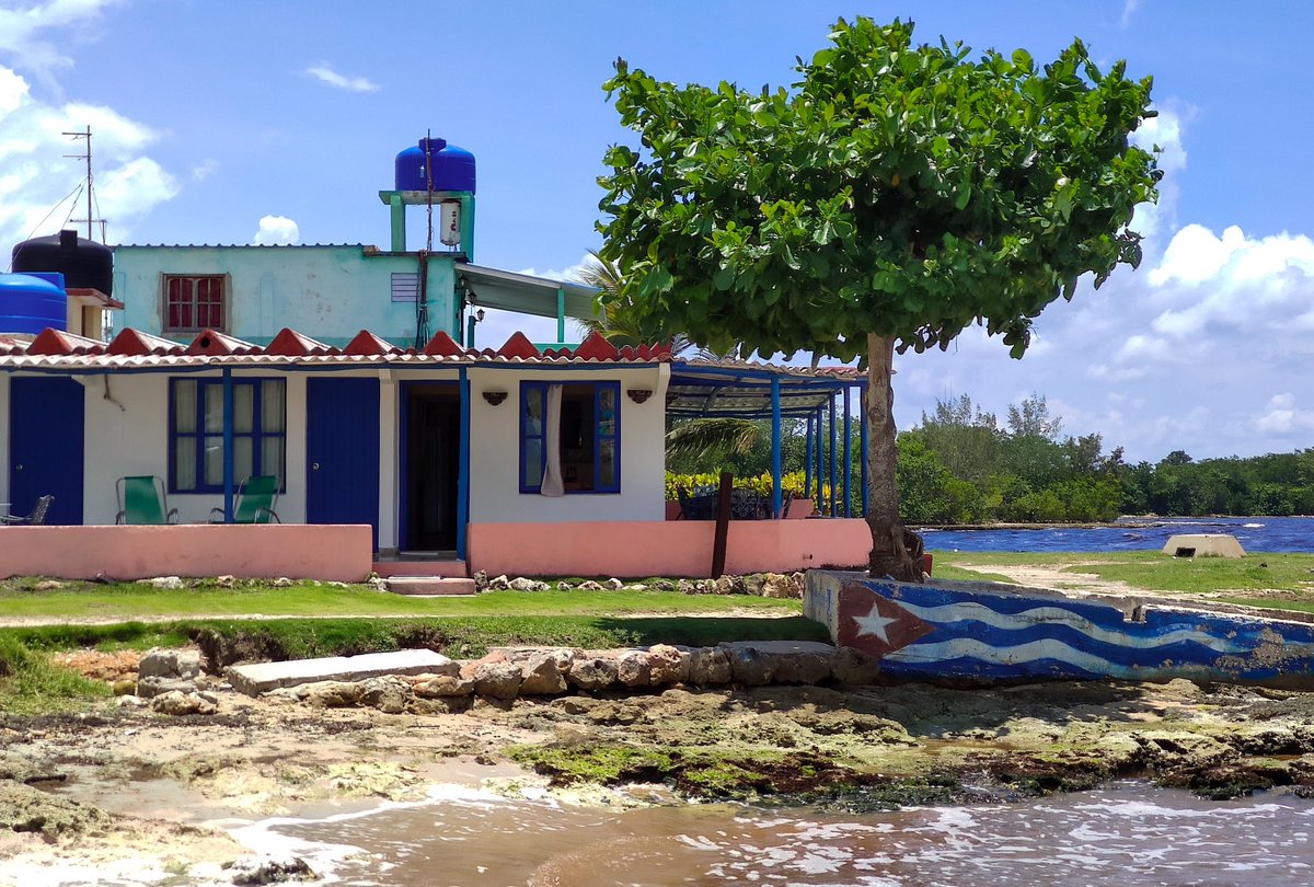 migueegued's tweet photo. Beneficios de alojarse en casas particulares en Cuba:
Obtener información privilegiada sobre los mejores lugares para visitar, comer y disfrutar de la vida nocturna de la isla. También puedes probar la deliciosa comida casera. 
Apoyo a la economía familiar y privada. https://t.co/X1N7of8hmm