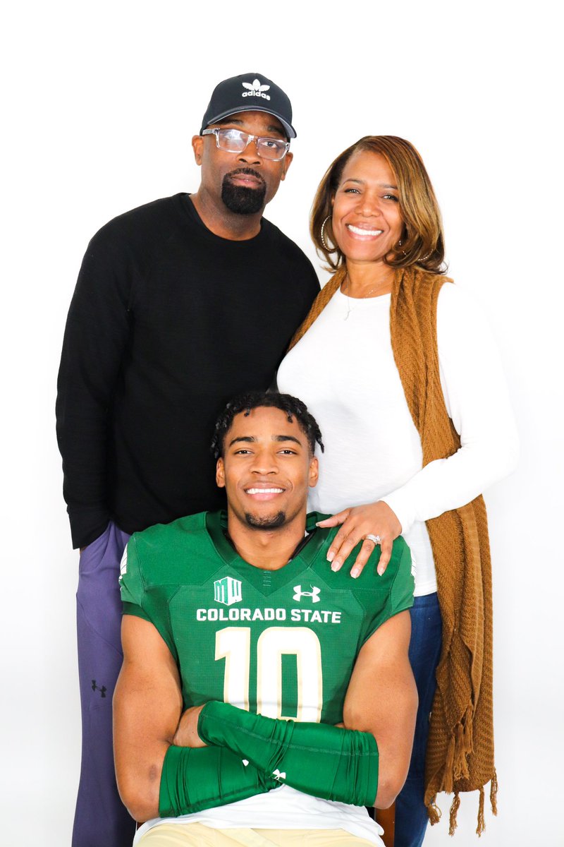 domminnicc_'s tweet photo. Officially Official AGTG🙏🏾 https://t.co/vi5sRiCxyk