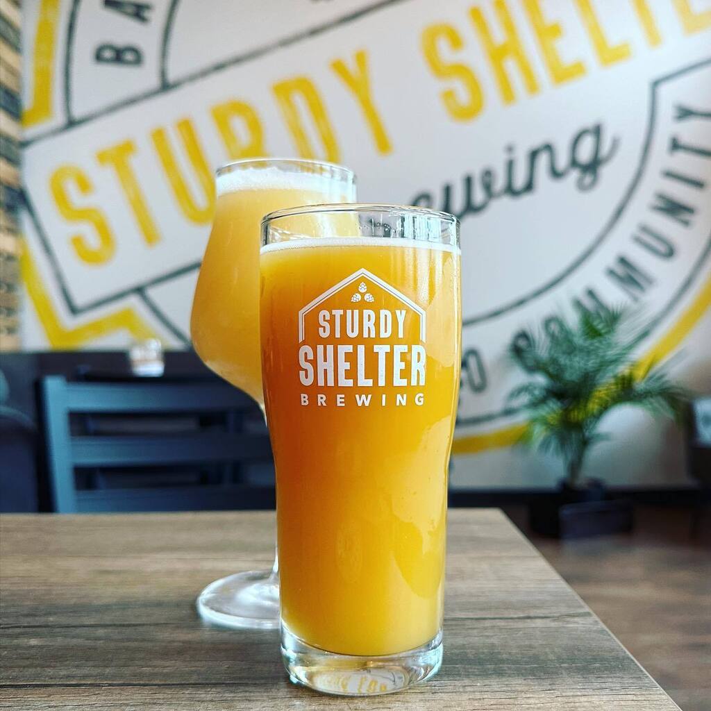 Rainy Afternoon at @sturdyshelterbrewing in Batavia. And their Tangerine Wit is top notch. #hazy #craftbeer #suburbia instagr.am/p/CrrN03ZSMSY/