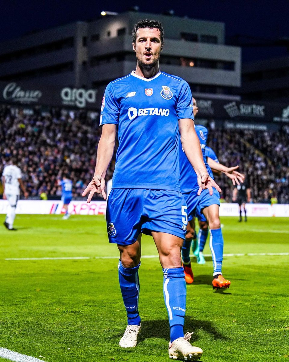 ❗️Iván Marcano falha o jogo da segunda mão da Taça de Portugal diante do Famalicão devido a expulsão no jogo de hoje 🟥

Na tua opinião, quem deverá ocupar a sua posição?🧐