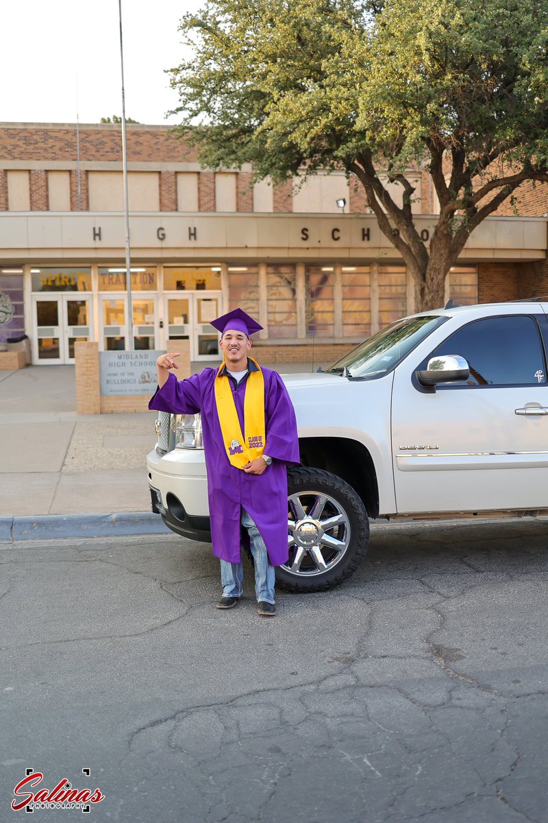 thatboynando1's tweet photo. Tb senior sunday 😅 shot by the best rollin with salinas 🐕 https://t.co/aD5XXeS064