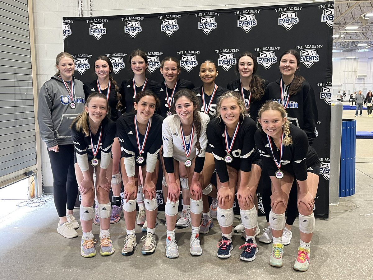 Congratulations to 15 Adidas! They come home from the Naptown Jamboree as the Silver bracket champions!! Awesome job! 🎉