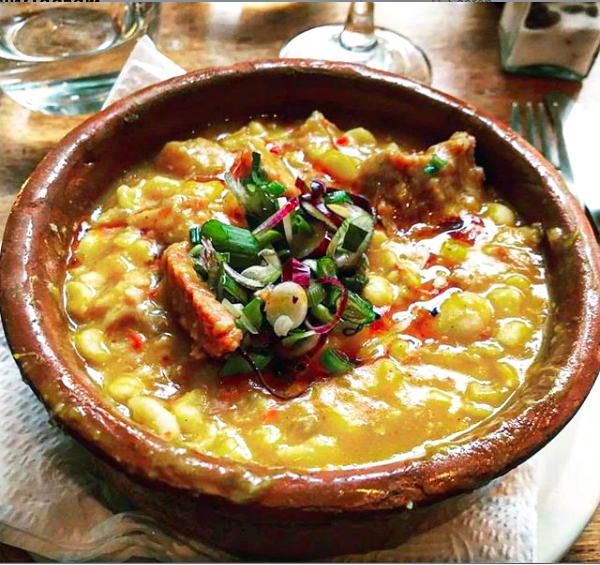 _onerolita's tweet photo. QUE ONDA CON LA GENTE BANCAN O NO BANCAN EL LOCRO ACÁ? https://t.co/KDlWLQxgN3