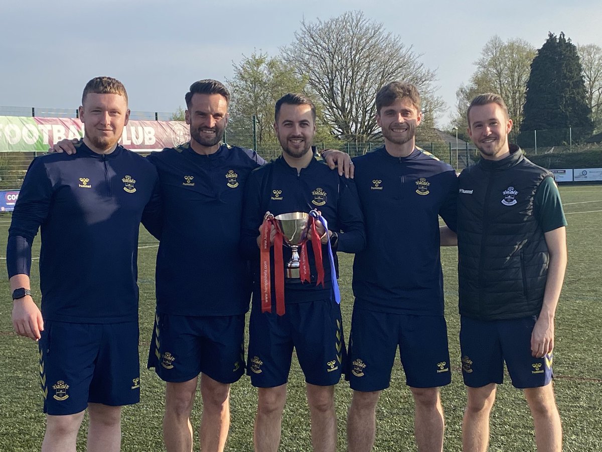 CoachTomB's tweet photo. Great day yesterday with the Southampton U16 girls. Privileged to work with such a superb staffing team! 🔴⚪️⚽️ https://t.co/xRq5bBLG01