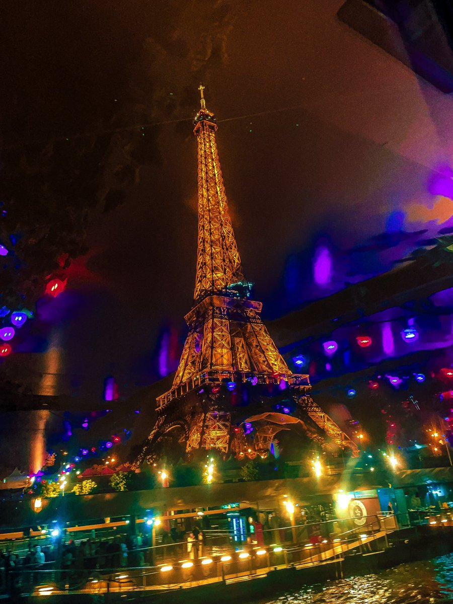 saeko_doyle's tweet photo. #Parisbynight https://t.co/DLmjpj5tzX