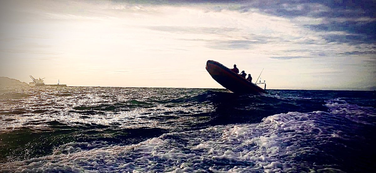 CruzRojaRMurcia's tweet photo. Salida de #May00 para asistir a una embarcación con avería de motor, 2 PAX a bordo, en las piscifactorias de #SanPedrodelPinatar. Se remolca a puerto de San Pedro. #voluntariado #sea #plancopla #Stambychanel16VHF #112RM @salvamentogob https://t.co/F4JU3loGEH