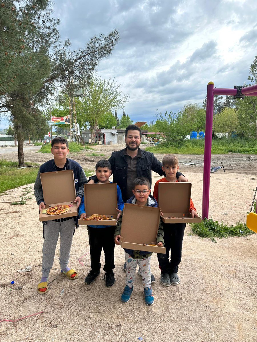 nurullahcantr's tweet photo. Ciğerparelerimiz, yarınlarımız, mutluluk dolu bakışlarının altında baharın geldiğini açık seçik görebiliyoruz. 

Umudun arttığı, korkuların azaldığı o bakışlar hep çoğalsın umuduyla. https://t.co/vBpF0QwH8a