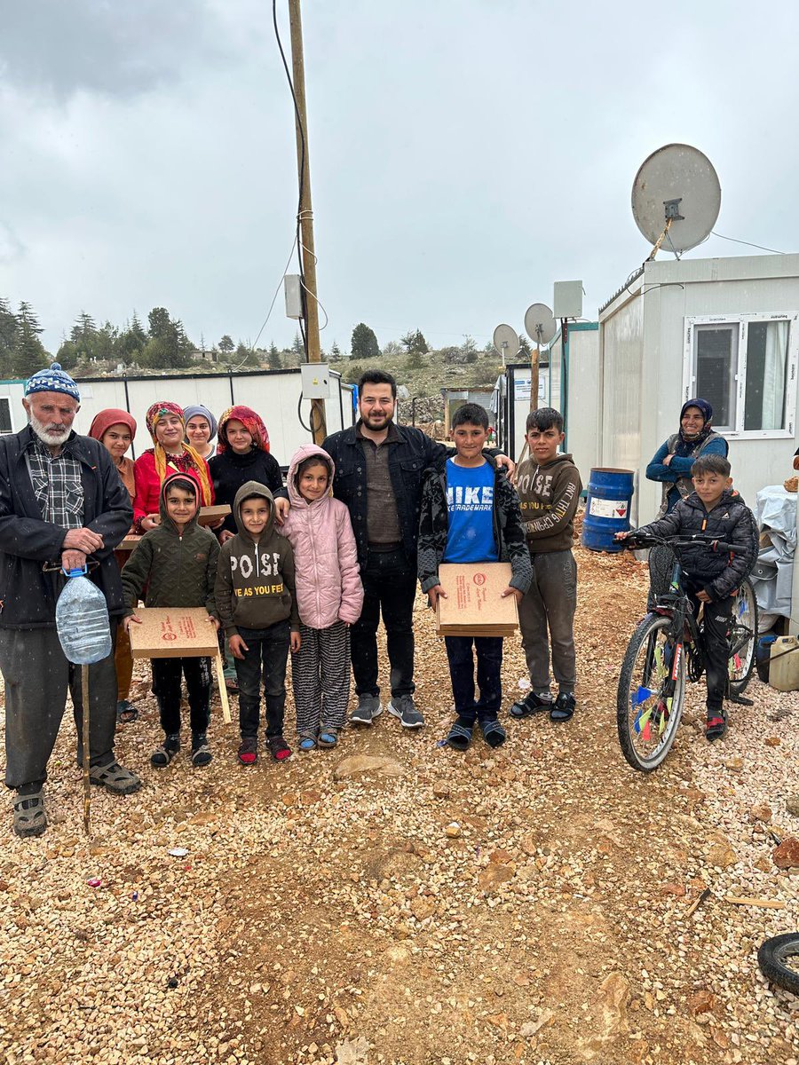 nurullahcantr's tweet photo. Ciğerparelerimiz, yarınlarımız, mutluluk dolu bakışlarının altında baharın geldiğini açık seçik görebiliyoruz. 

Umudun arttığı, korkuların azaldığı o bakışlar hep çoğalsın umuduyla. https://t.co/vBpF0QwH8a