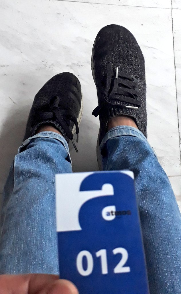 Sudatip_ni's tweet photo. #jobme 👟👟 https://t.co/gDaHpOltsu