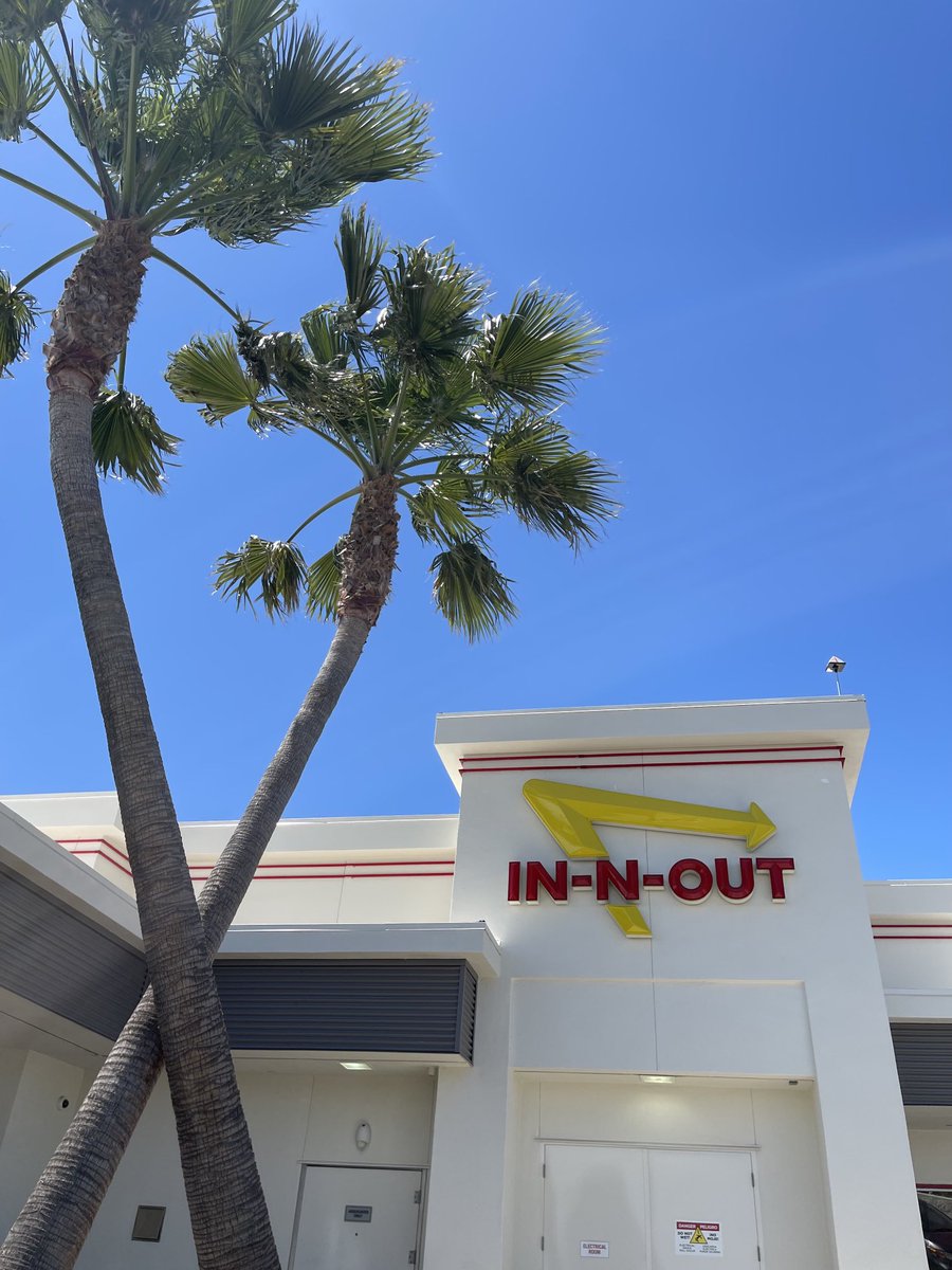 xelipe's tweet image. In-N-Out, Delta Shores, Sacramento #norcal #doubledouble #burgerjoint