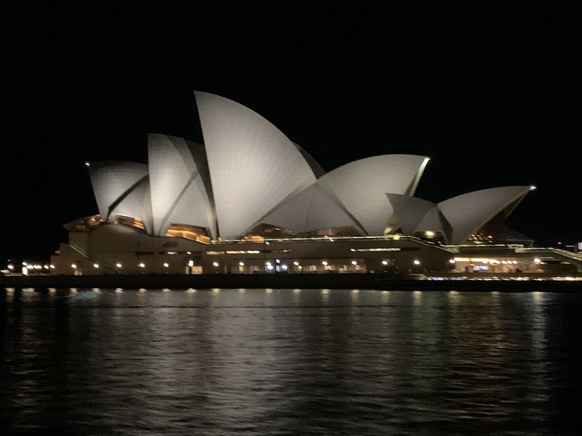 dgsmall's tweet image. As you can imagine I wasn’t happy with the view from my room ! I complained bitterly asking for a room overlooking the back of the hotel &amp;amp; kitchen bins but was told unfortunately they’re fully booked &amp;amp; that wouldn’t be possible. 😬#LSO #SirSimonRattle 
Living the dream….😎