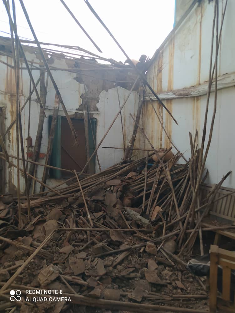 jjamild's tweet photo. @VillegasPoljak  La casa de los dulces de las Tejerias, dónde usted estuvo en el mes de noviembre, si techo colapso ancho, producto del deterioro. Es patrimonio histórico del municipio Santos Michelena https://t.co/wblfMxDamt