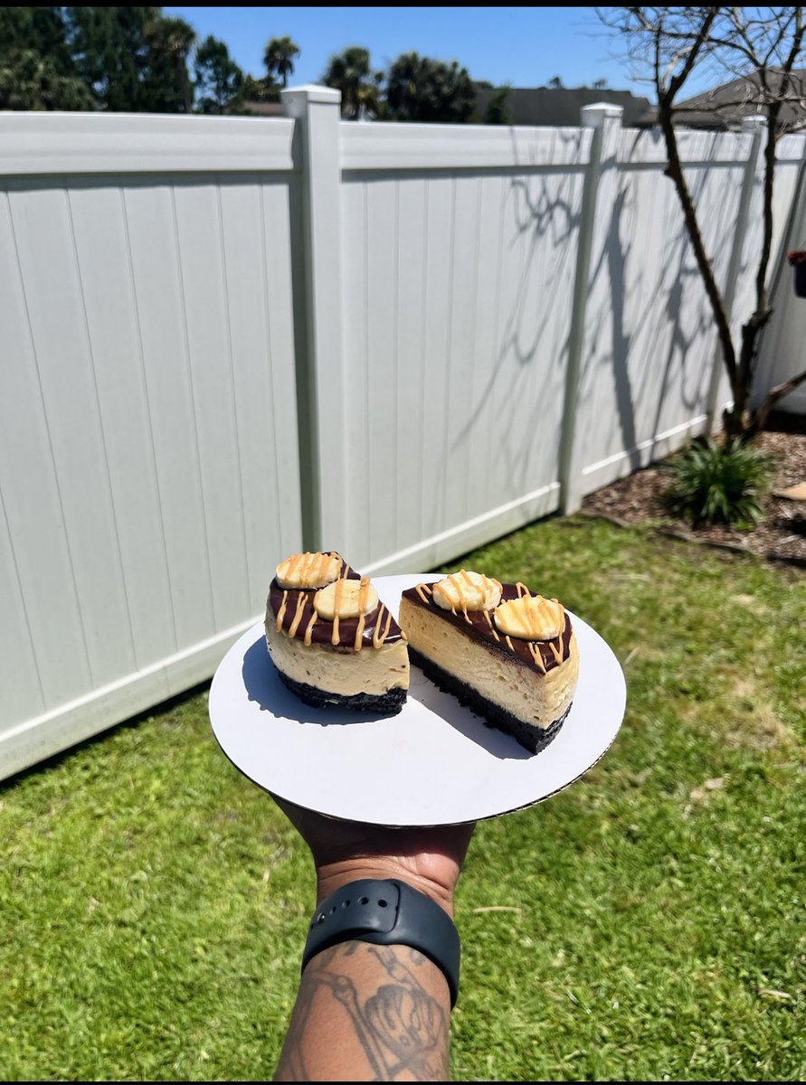 tortillya's tweet photo. Chocolate Peanut Butter Banana cheesecake &amp; White Chocolate Pistachio 🥵 https://t.co/C6qkVx8c6H