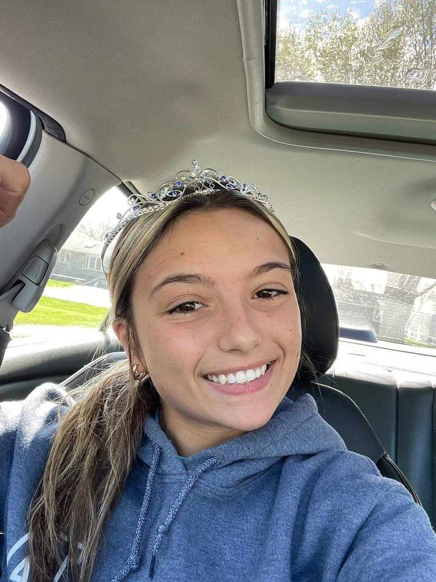 LadyCometsTF's tweet photo. Our Queen Comet from the Cascade goes to @morgannmmeyer ! She had a big night for us. 1st in long jump and three 3rd’s in her relays. True example of senior leader. https://t.co/HDjAmnFcxC