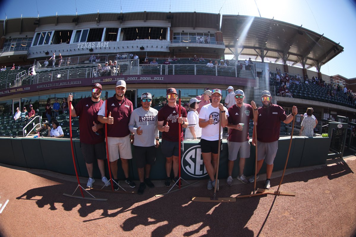 25 home games! This crew has done a phenomenal job all season 👏

<a href="/aggiefieldstaff/">Texas A&M Fieldstaff</a> | #GigEm