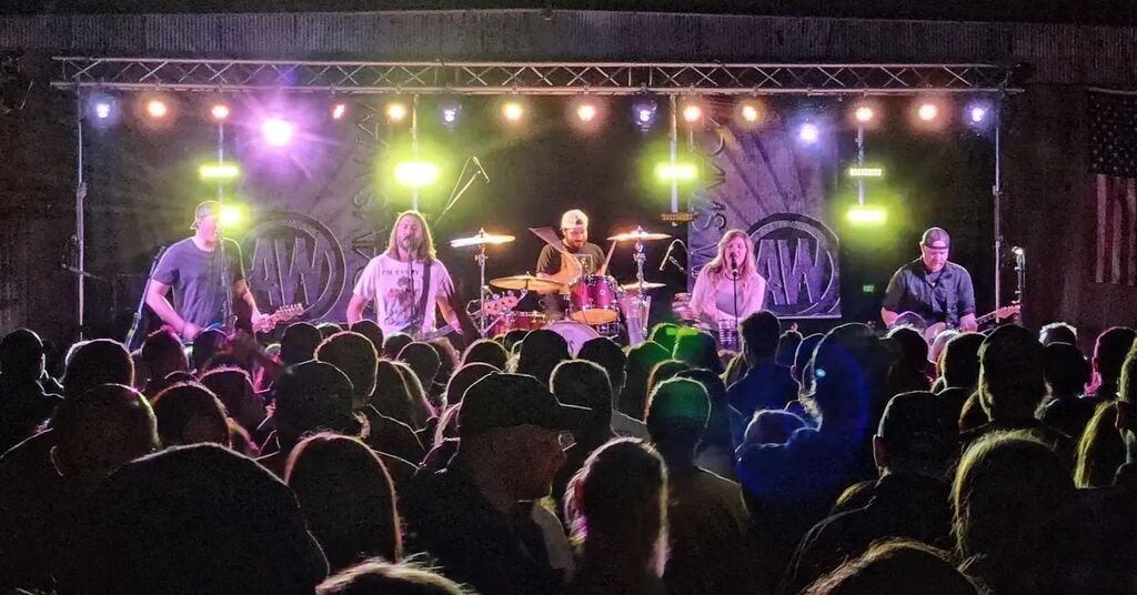 Crazy night with <a href="/adamsway/">adamsway</a> at @maloneys_kaukauna . It was great working with the band again.

#livemusic #livesound #liveproduction instagr.am/p/CrrJzITp-91/