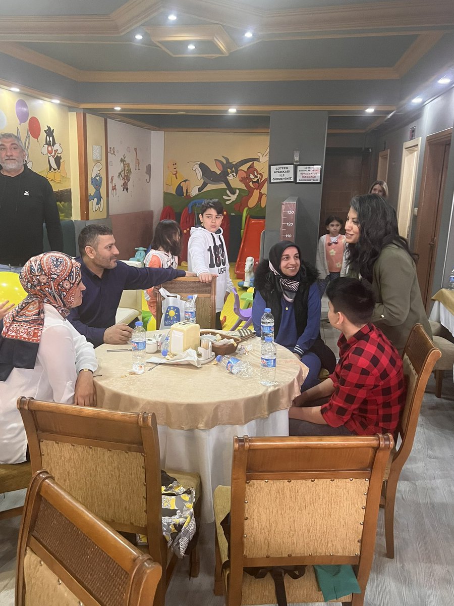 14 gün kaldı! ☀️

Sultangazi’de harika insanlarla tanıştım,kucaklaştım. 
Emeği geçen herkese çok teşekkür ederim.