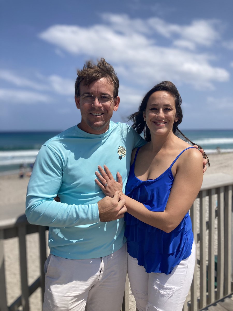 sabilolo93's tweet image. Thank God I swiped right! Cheers to forever! 💕💍🥂