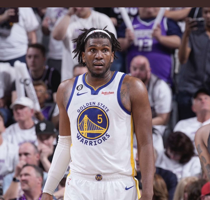 18 Rebounds for #KevonLooney and we are going into the 4th Qtr. Warriors Ironman ⁦<a href="/Loon_Rebel5/">LOONEY</a>⁩