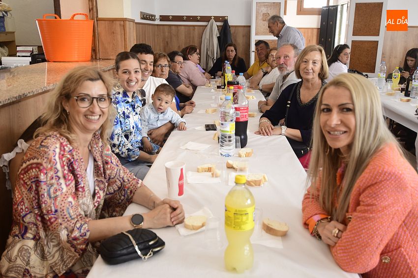 mirobrigaaldia's tweet photo. Ivanrey degusta paella en el marco de sus fiestas patronales https://t.co/ZSoTFijEm1 https://t.co/aPUtif2x5W