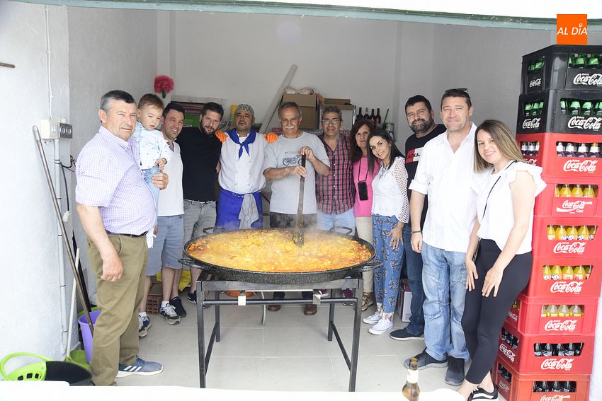 mirobrigaaldia's tweet photo. Ivanrey degusta paella en el marco de sus fiestas patronales https://t.co/ZSoTFijEm1 https://t.co/aPUtif2x5W