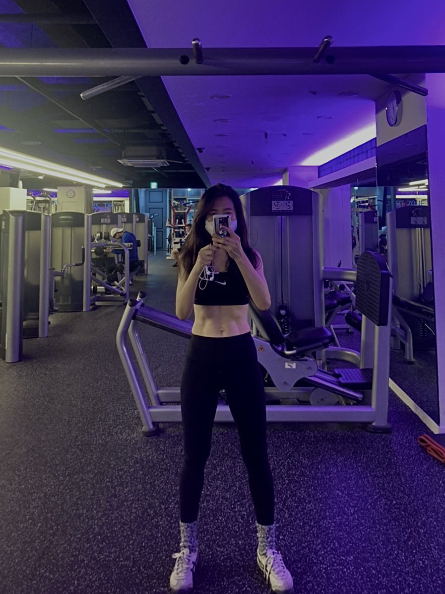 landtree76's tweet photo. 봄의 새벽.   
한해의 시작과 하루의 시작이 만나 봄의 새벽이다.  
나를 이곳에 놓아두고    준비를 시킨다.  
나는 우주에 나의 속도계를 맞춘다.   

一年の始まりと一日の始まりが出会い、春の夜明けだ。  
私をここに置いて準備をさせる。  
私はランナーのようにウォーミングアップをする。 https://t.co/yutzxqMit0