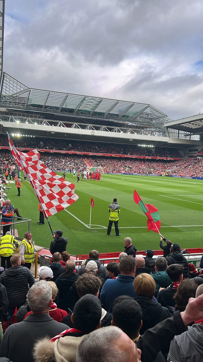 Dan_Kopite's tweet photo. Spurs 😆 Oh his name is Diogooooo 🎶 https://t.co/ETfluM5e83