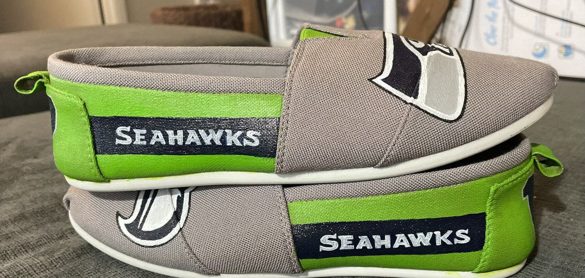 tmagled's tweet photo. need some NFL shoes for the season? 🏈👟

because @CustomKicksTO can hook it up! 💪🏼

@Seahawks what do u think? 👀 https://t.co/IxAEIHZrRX