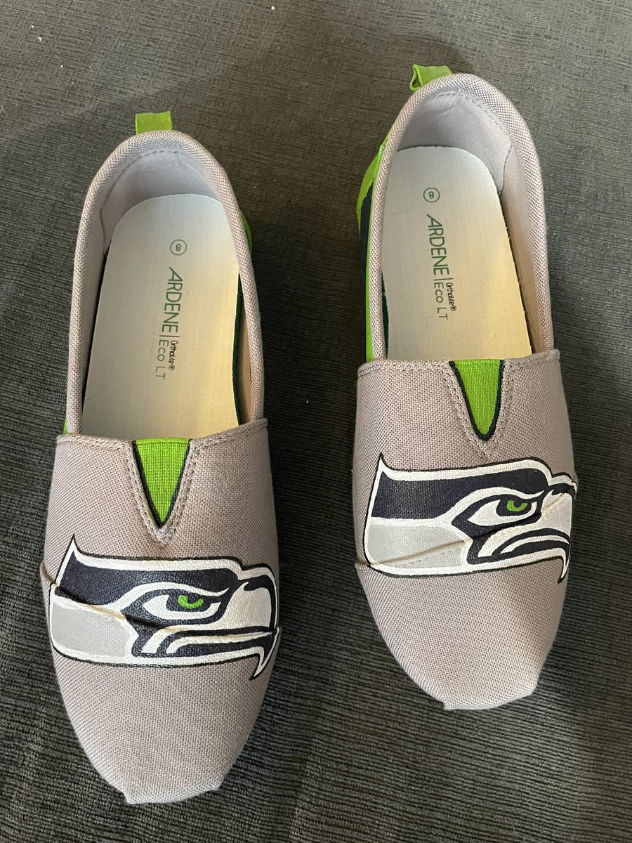 tmagled's tweet photo. need some NFL shoes for the season? 🏈👟

because @CustomKicksTO can hook it up! 💪🏼

@Seahawks what do u think? 👀 https://t.co/IxAEIHZrRX
