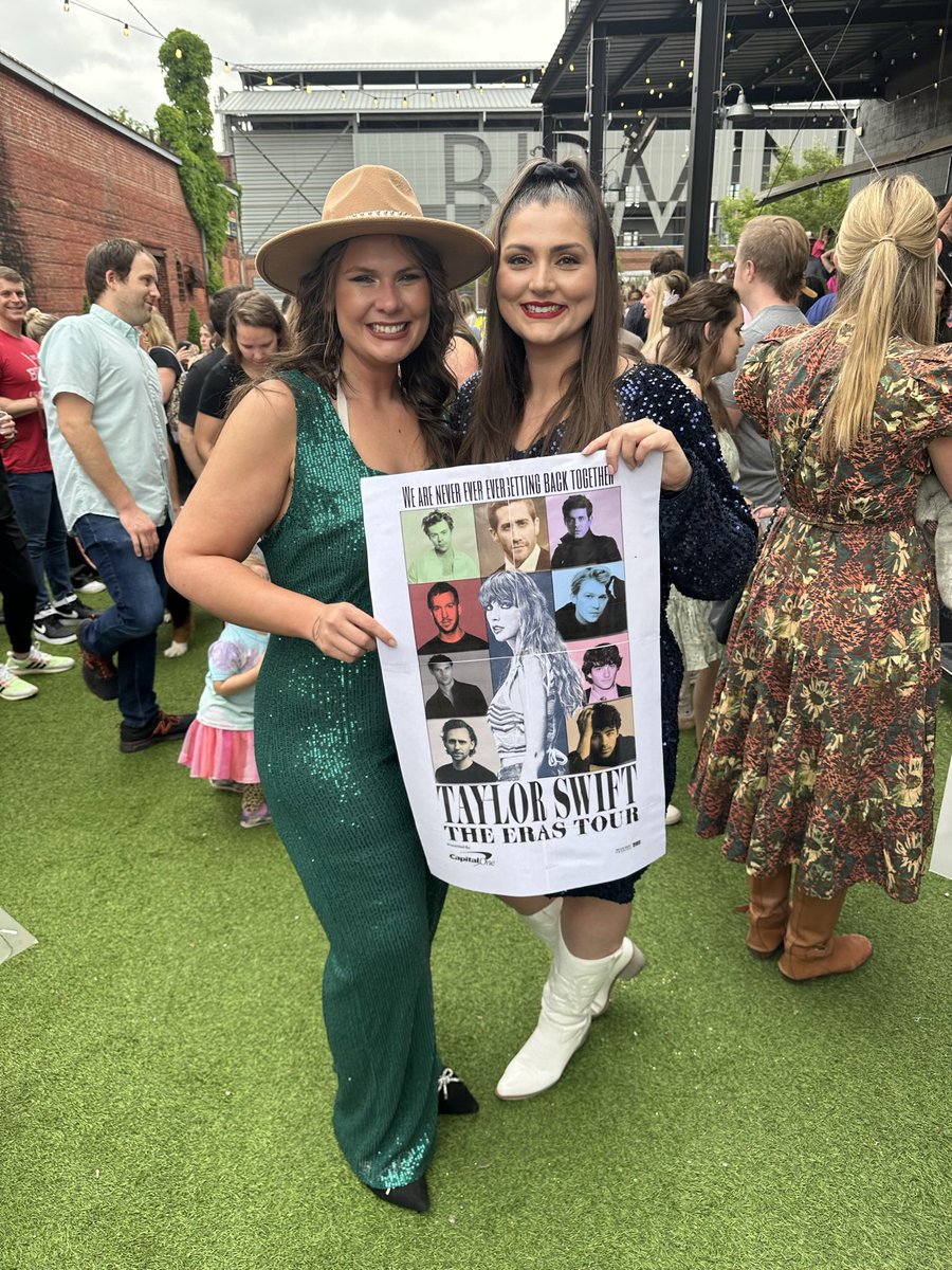 Emily Reynolds tweet media